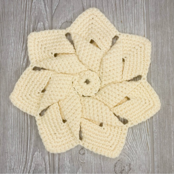 Crochet / knit yarn craft hot pads / trivets bundle of 14 handmade crafts diy - Picture 8 of 16